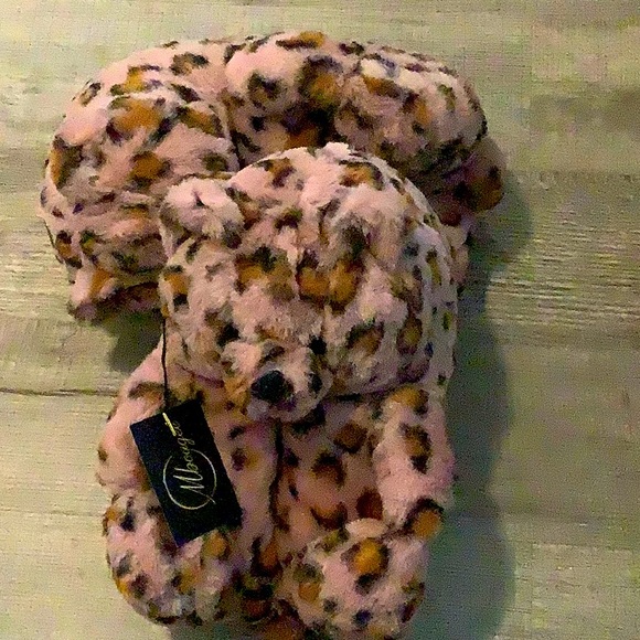 New Pink leopard Teddy slippers - Picture 3 of 3